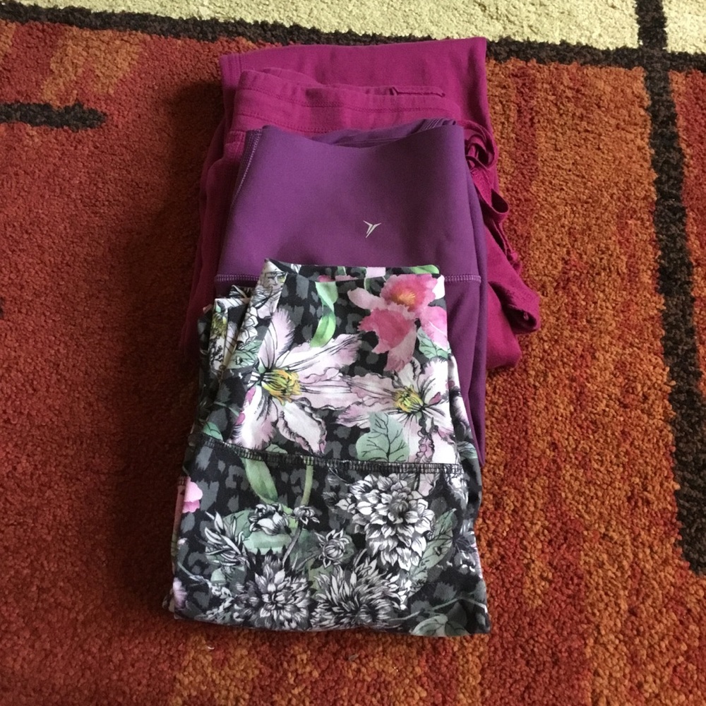 Bundle of leggings in shades of purple size medium